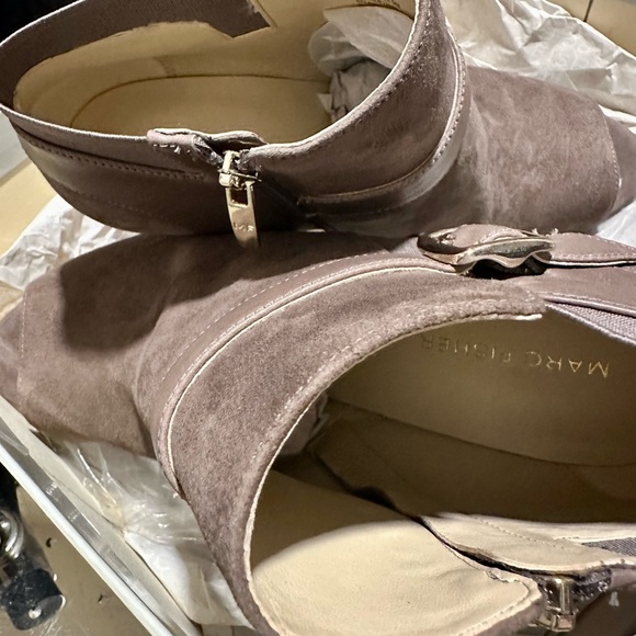 NEW Marc Fisher Dark Gray Suede zip up Bootie size 9M - Picture 5 of 10